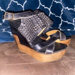 Bed Stu Petra  Womens Black Leather Hook & Loop Wedges Sandals